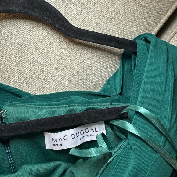 NWT MacDuggal Jewel Cuffed Asymmetrical Long Gown in Emerald Green Size 8 #12231 - Picture 11 of 13